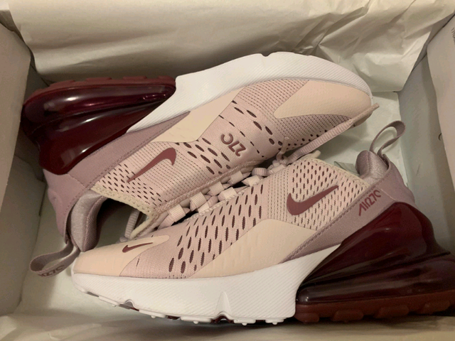 nike womens 270s